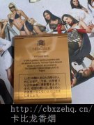 黑色的包装上往往点缀着